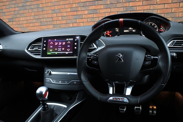 Used Peugeot 308 2018 for sale - 76326453: Photo 8