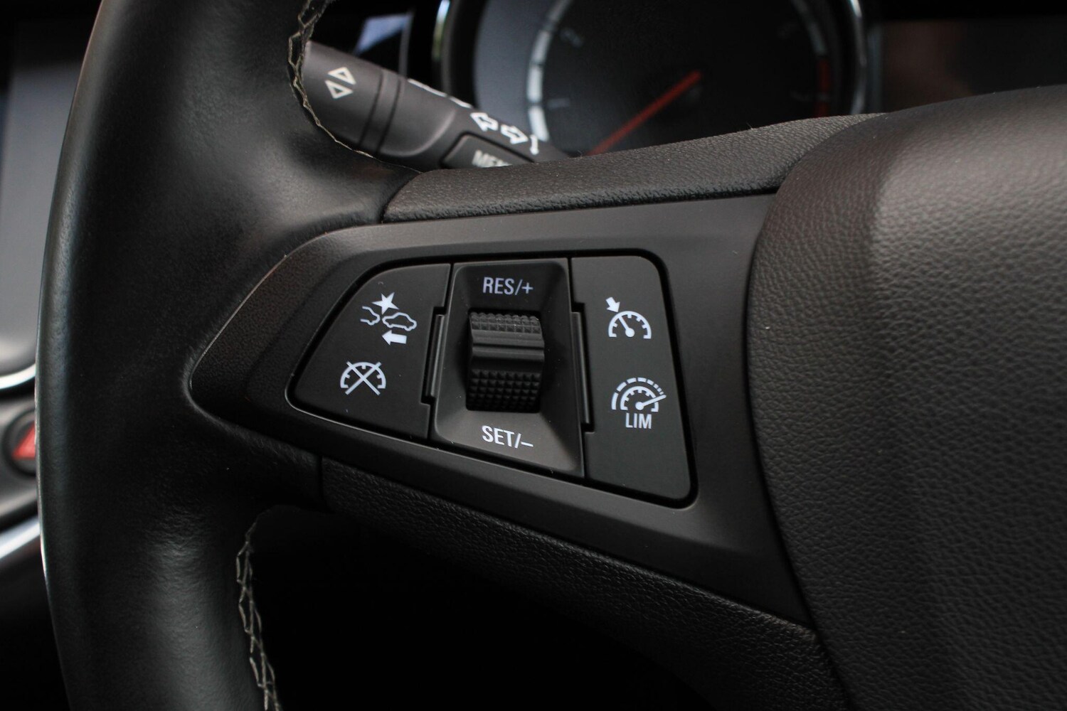 Used Vauxhall Astra 2016 for sale - 76227300: Photo 25