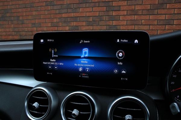 Used Mercedes-Benz GLC 2020 for sale - 76201249: Photo 27