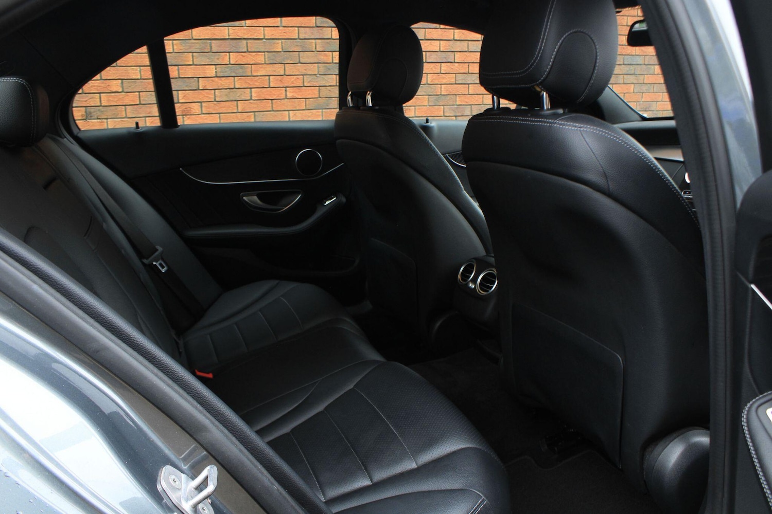 Used Mercedes-Benz C Class 2017 for sale - 76549872: Photo 10