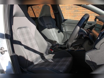 Used Volkswagen Golf 2024 for sale - 78461845: Photo