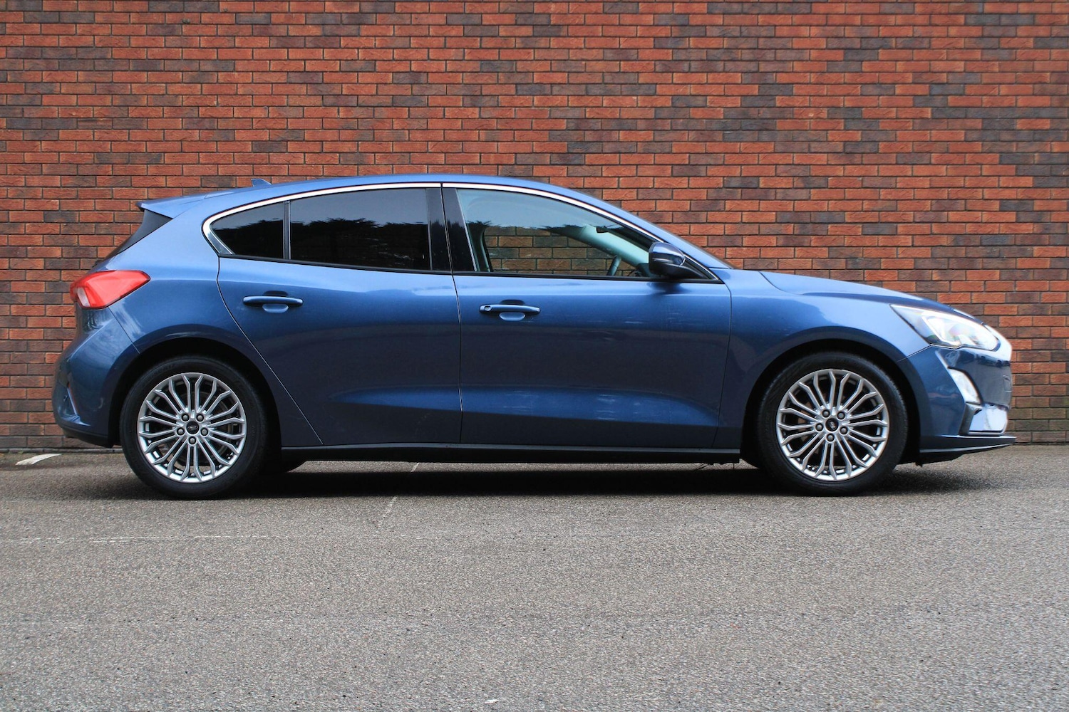 Used Ford Focus 2019 for sale - 76965303: Photo 2