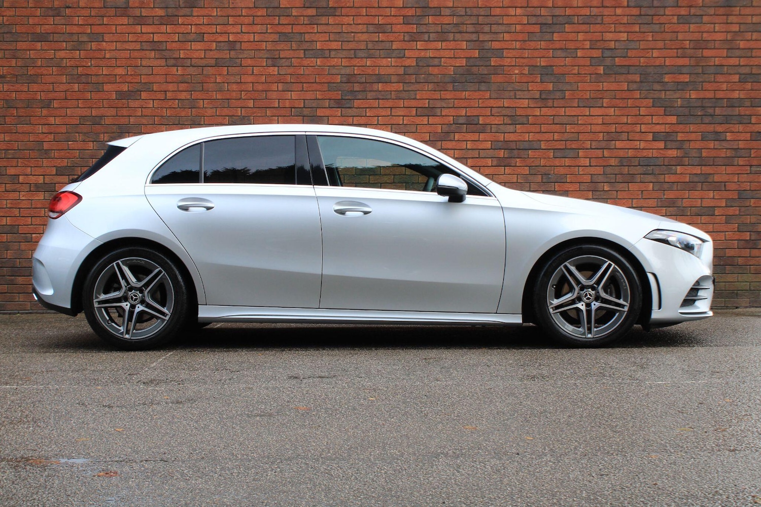 Used Mercedes-Benz A-Class 2019 for sale - 76619863: Photo 2