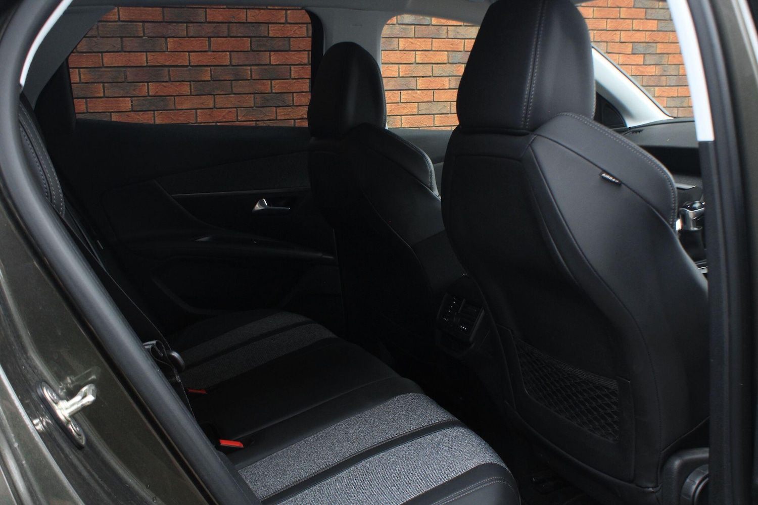 Used Peugeot 3008 2018 for sale - 77040898: Photo 11