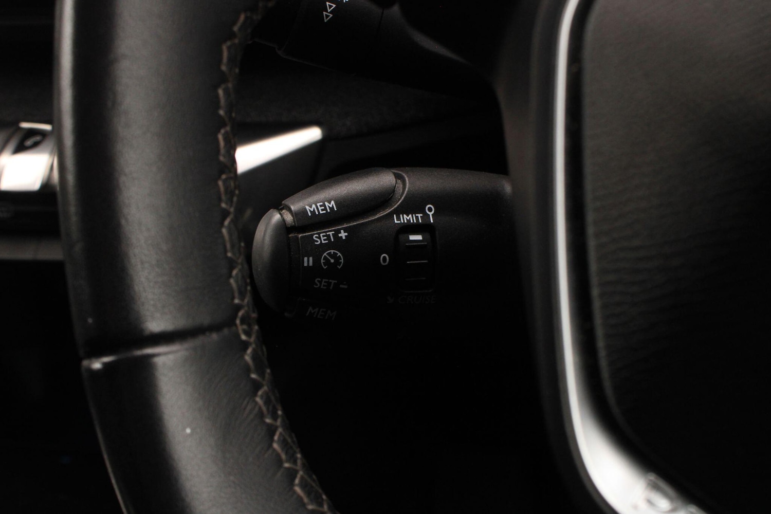 Used Peugeot 3008 2018 for sale - 77040898: Photo 12