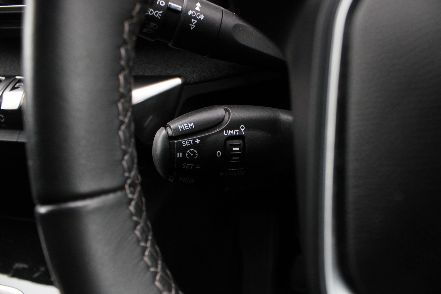 Used Peugeot 3008 2018 for sale - 77040898: Photo 26