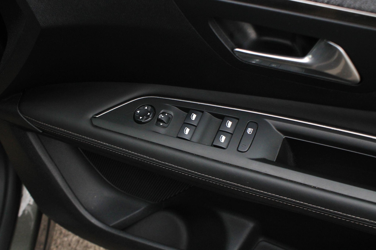 Used Peugeot 3008 2018 for sale - 77040898: Photo 27