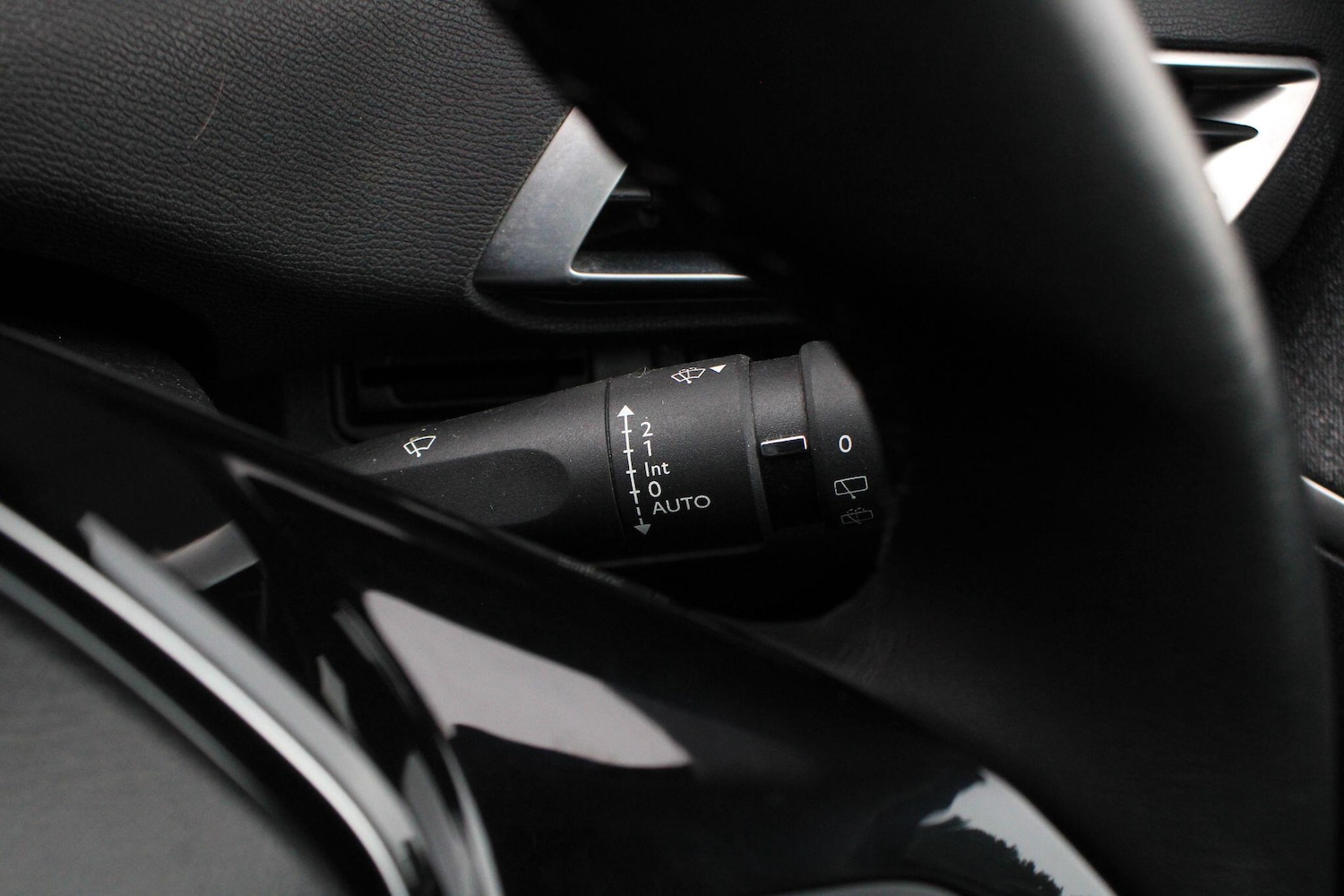 Used Peugeot 3008 2018 for sale - 77040898: Photo 29