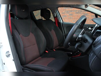 Used Renault Clio 2015 for sale - 77825255: Photo