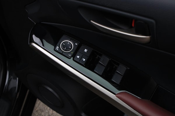 Used Lexus IS 2018 for sale - 76295504: Photo 31