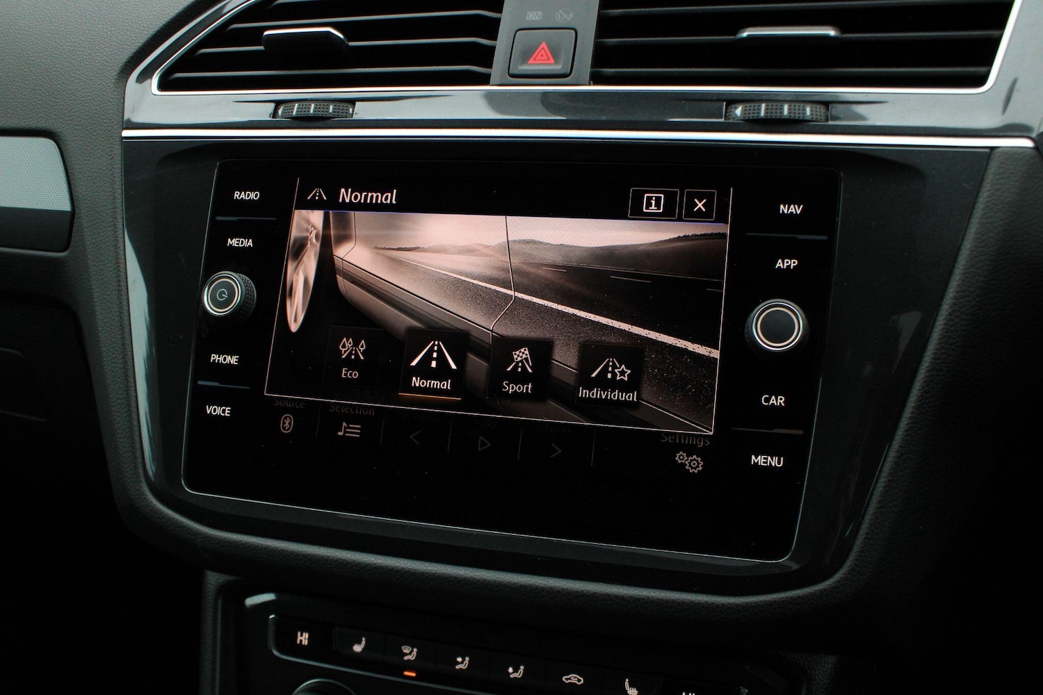 Used Volkswagen Tiguan 2019 for sale - 76990886: Photo 30