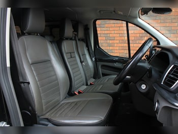 Used Ford Tourneo Custom 2022 for sale - 77612750: Photo