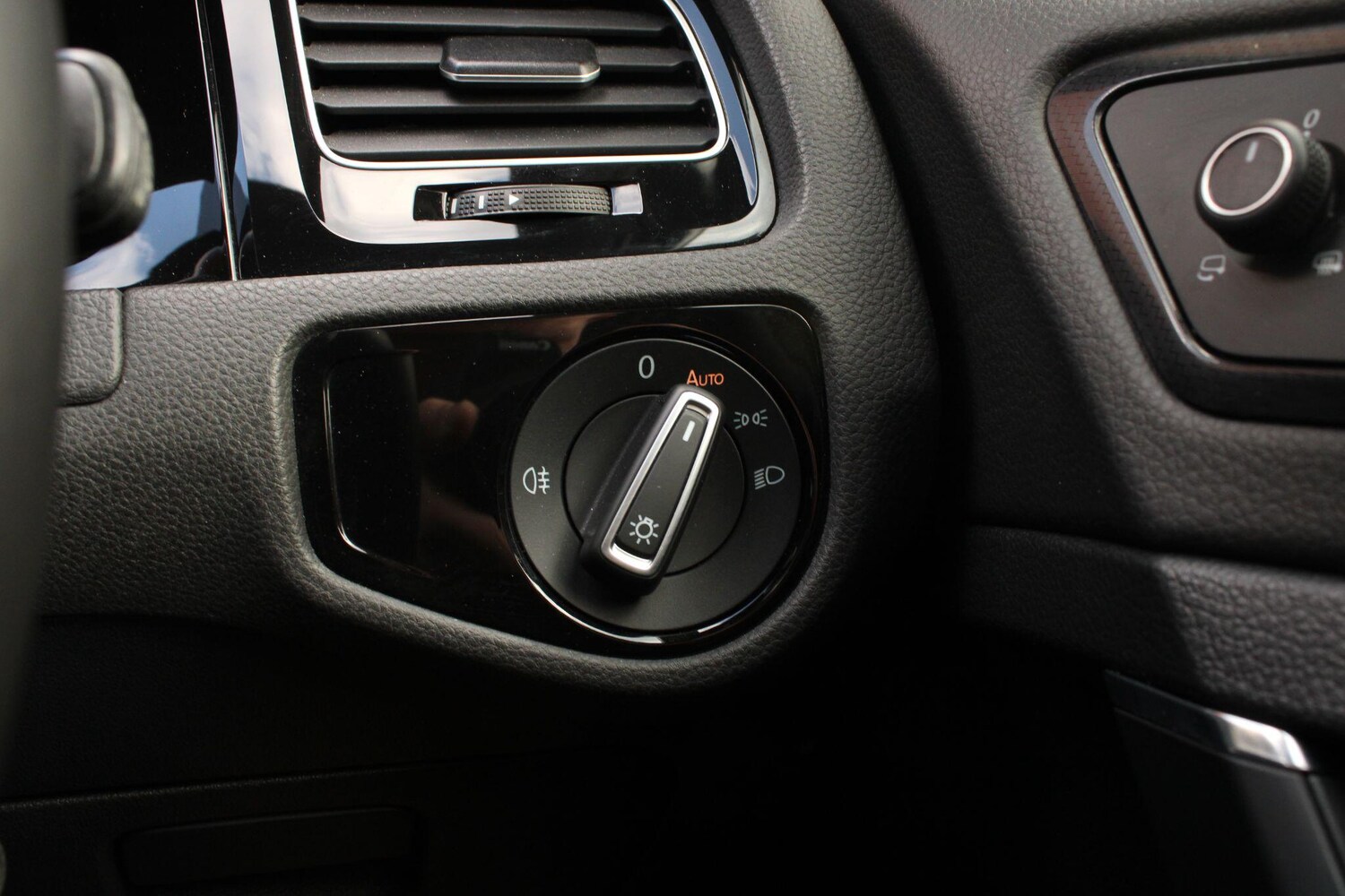 Used Volkswagen Golf for sale - 78204416: Photo 35