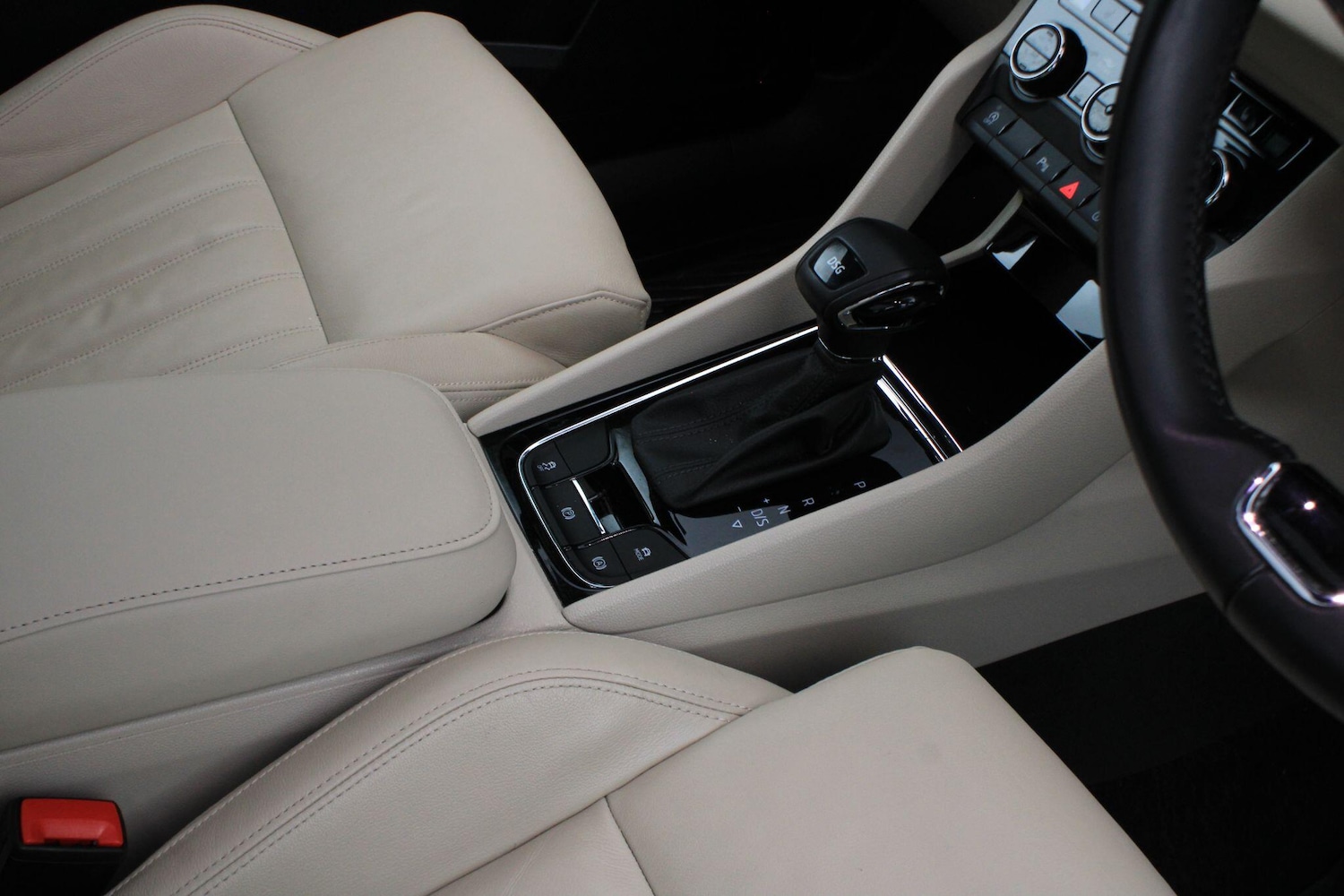 Used Skoda Karoq 2020 for sale - 77040343: Photo 24