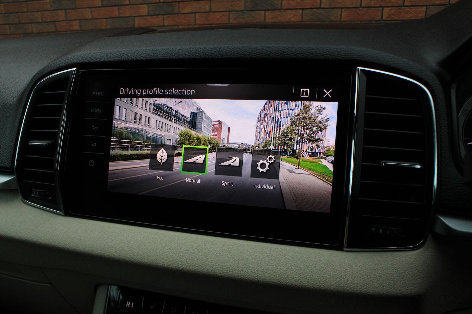 Used Skoda Karoq 2020 for sale - 77040343: Photo 28