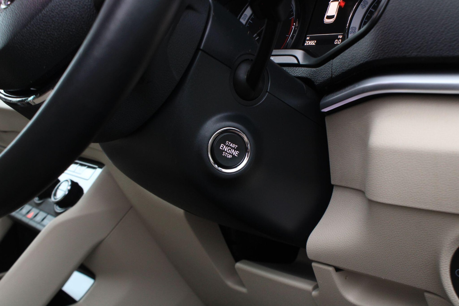 Used Skoda Karoq 2020 for sale - 77040343: Photo 32