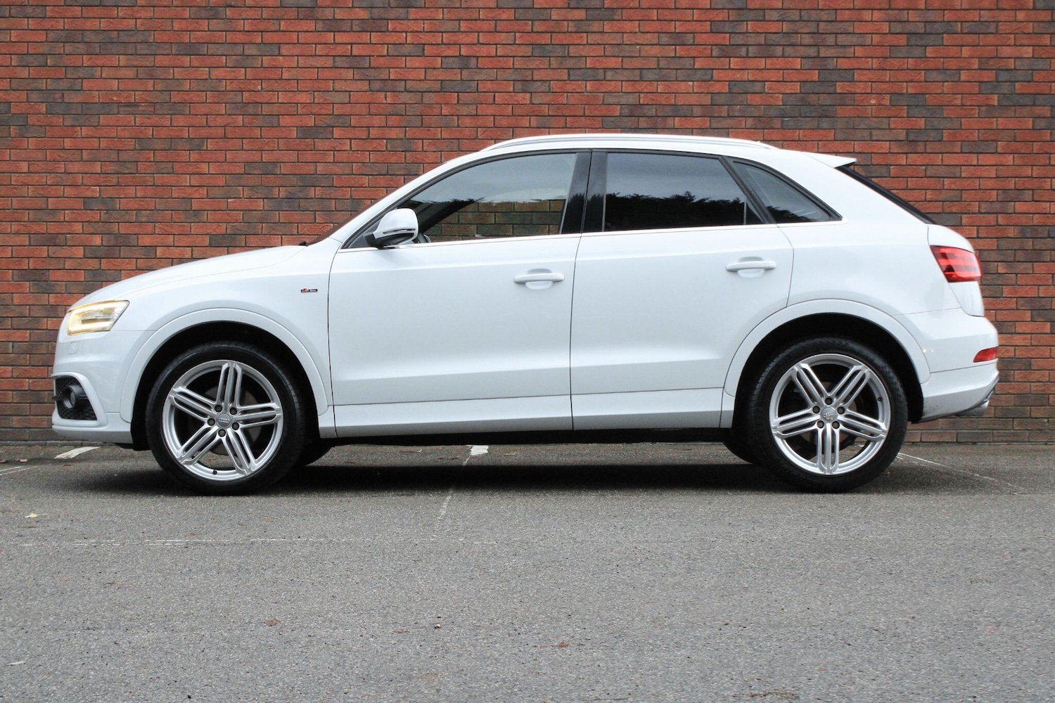 Used Audi Q3 2014 for sale - 76839883: Photo 12