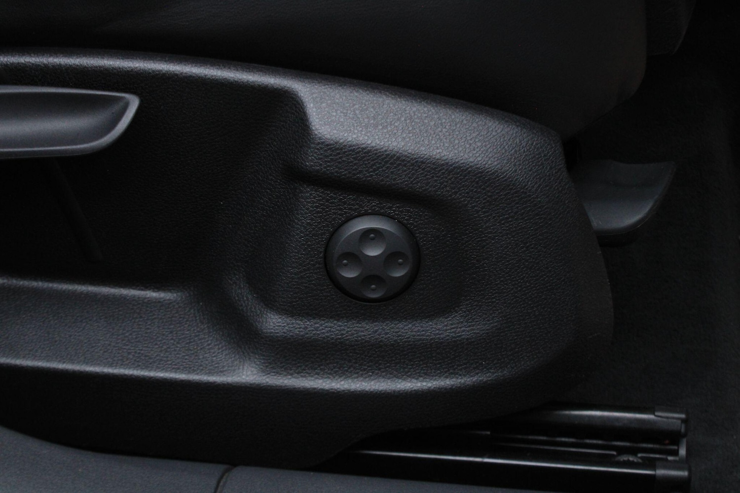 Used Audi Q3 2014 for sale - 76839883: Photo 24