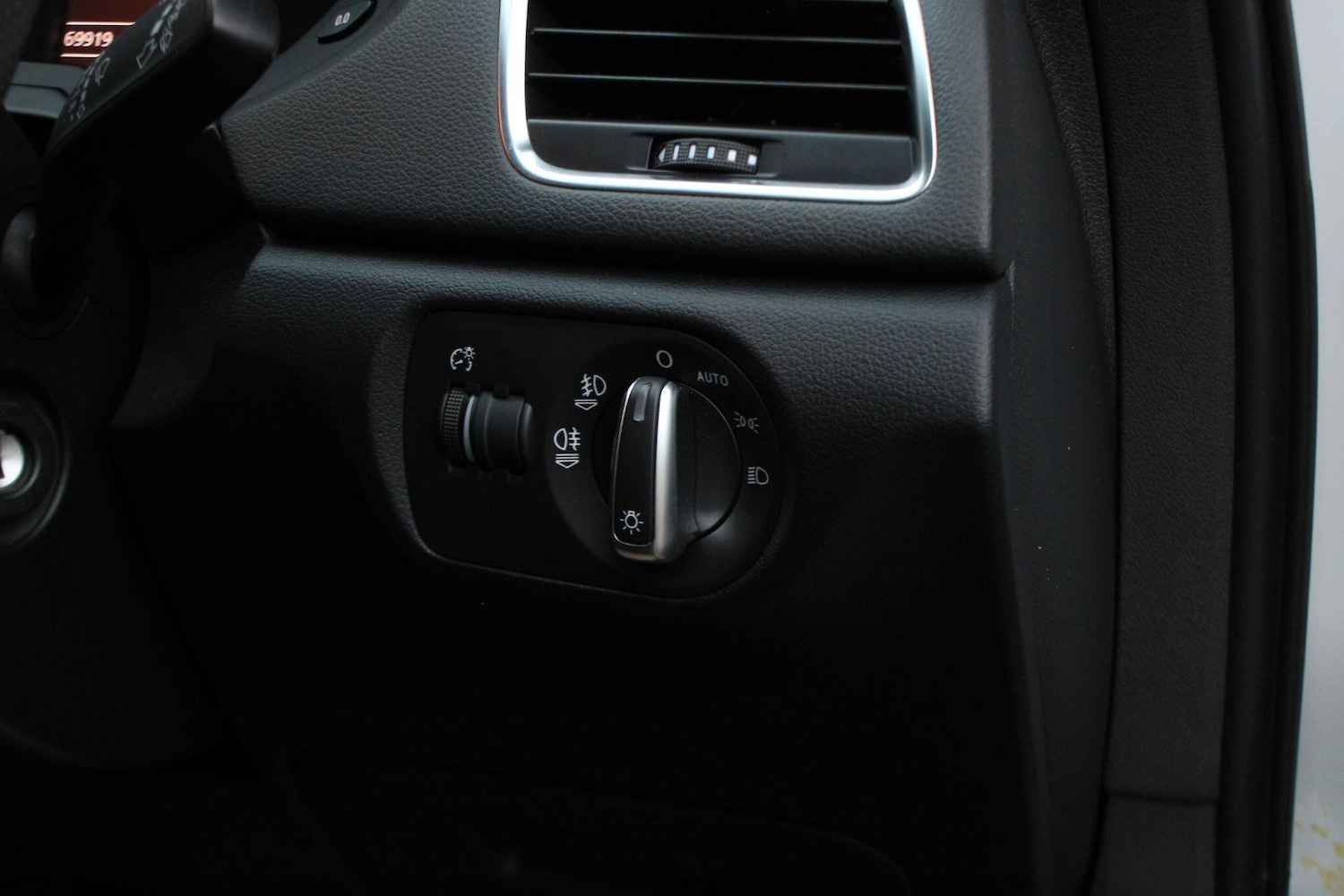 Used Audi Q3 2014 for sale - 76839883: Photo 28