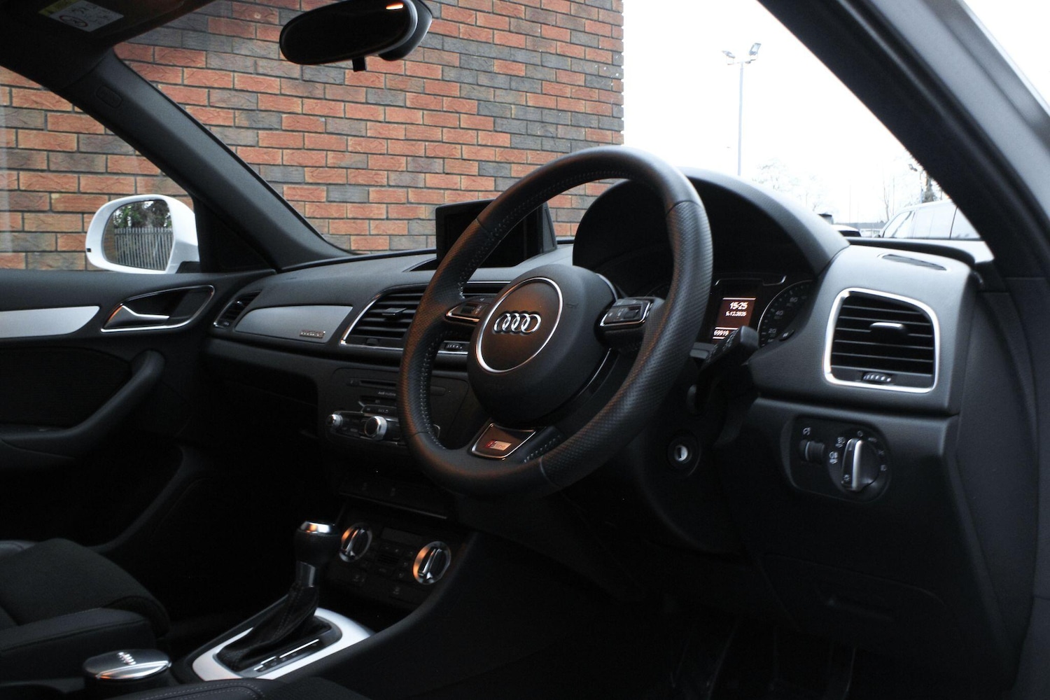 Used Audi Q3 2014 for sale - 76839883: Photo 5