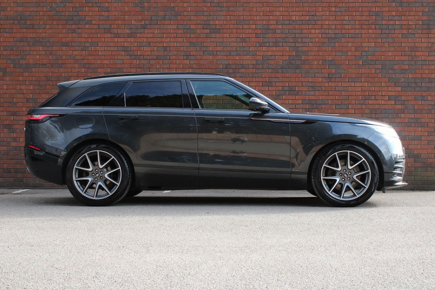 Used Land Rover Range Rover Velar 2021 for sale - 77738536: Photo 2