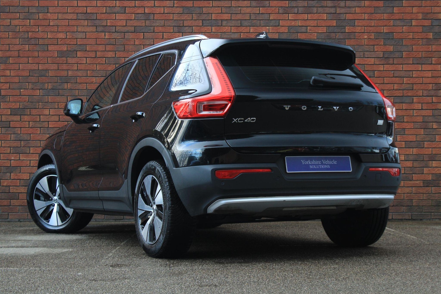 Used Volvo XC40 2023 for sale - 76976702: Photo 3