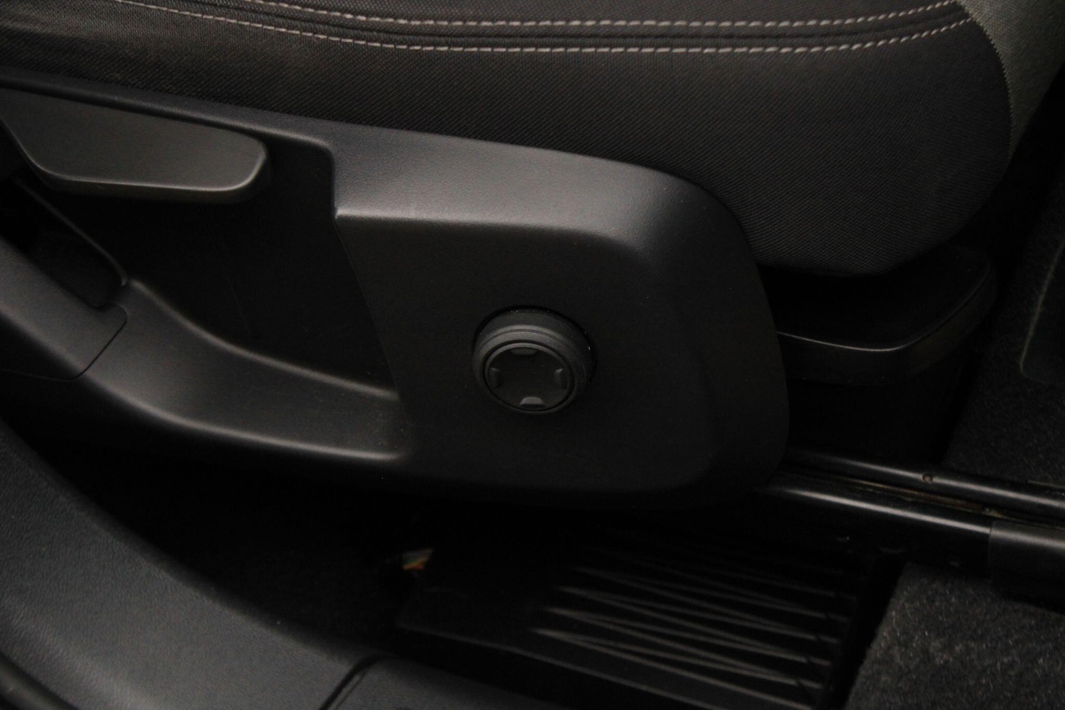 Used Volvo XC40 2023 for sale - 76976702: Photo 30