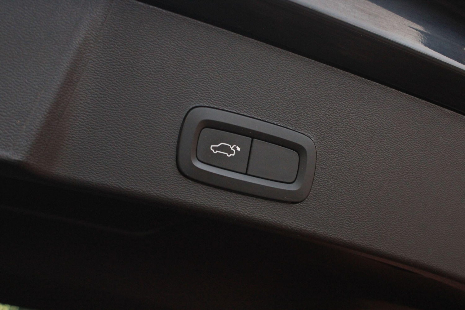 Used Volvo XC40 2023 for sale - 76976702: Photo 35