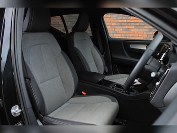 Used Volvo XC40 2023 for sale - 76976702: Photo