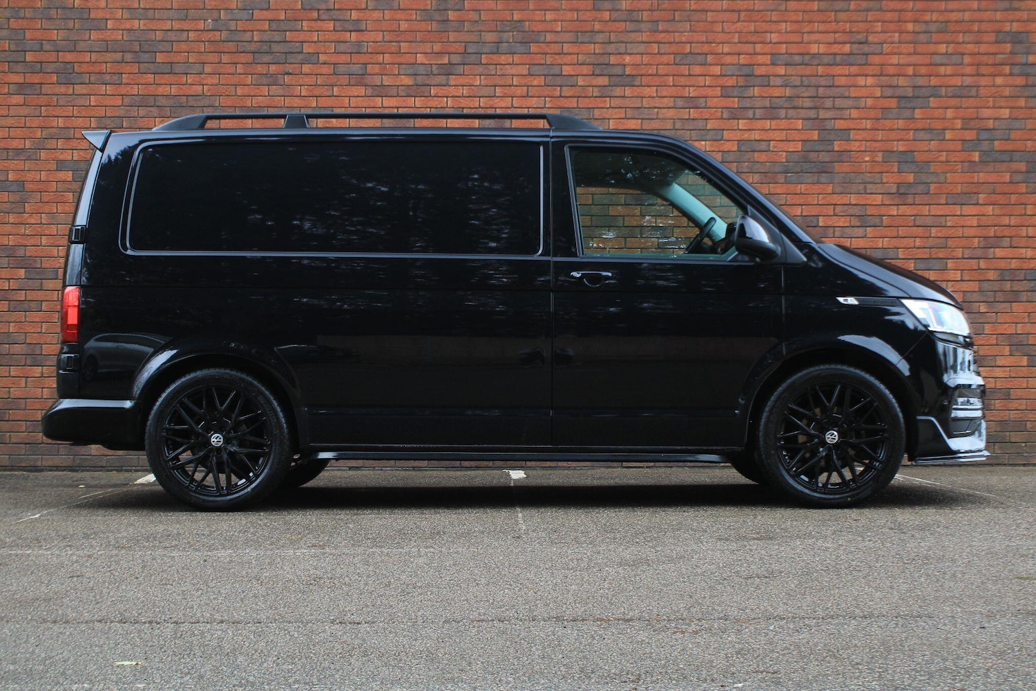 Used Volkswagen Transporter 2024 for sale - 76727841: Photo 2