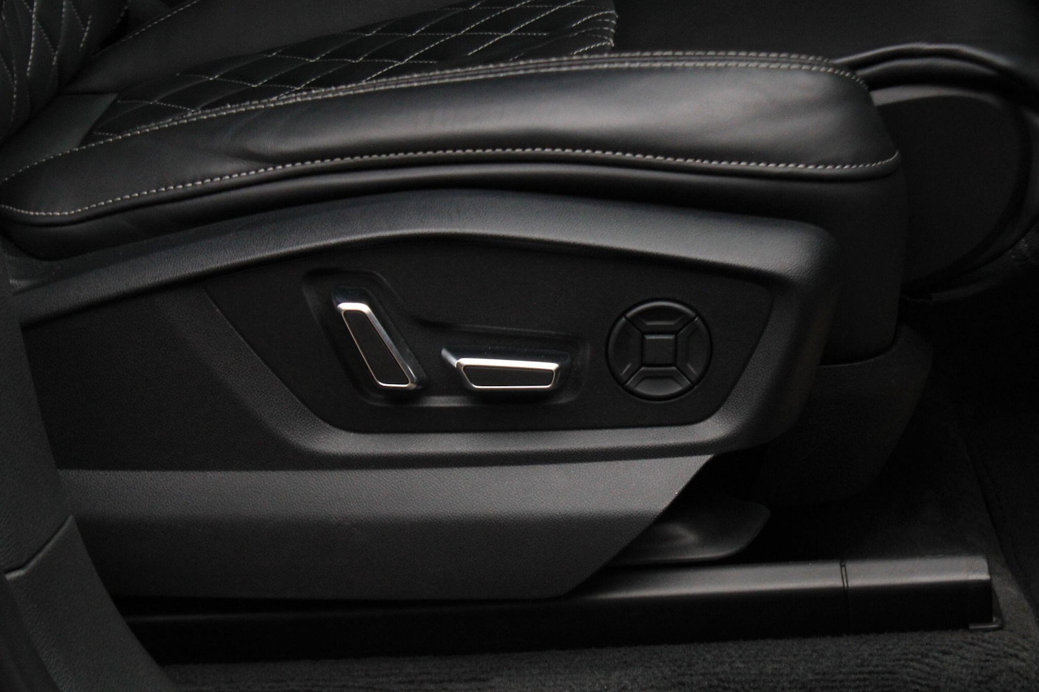 Used Audi Q8 2019 for sale - 76823575: Photo 32