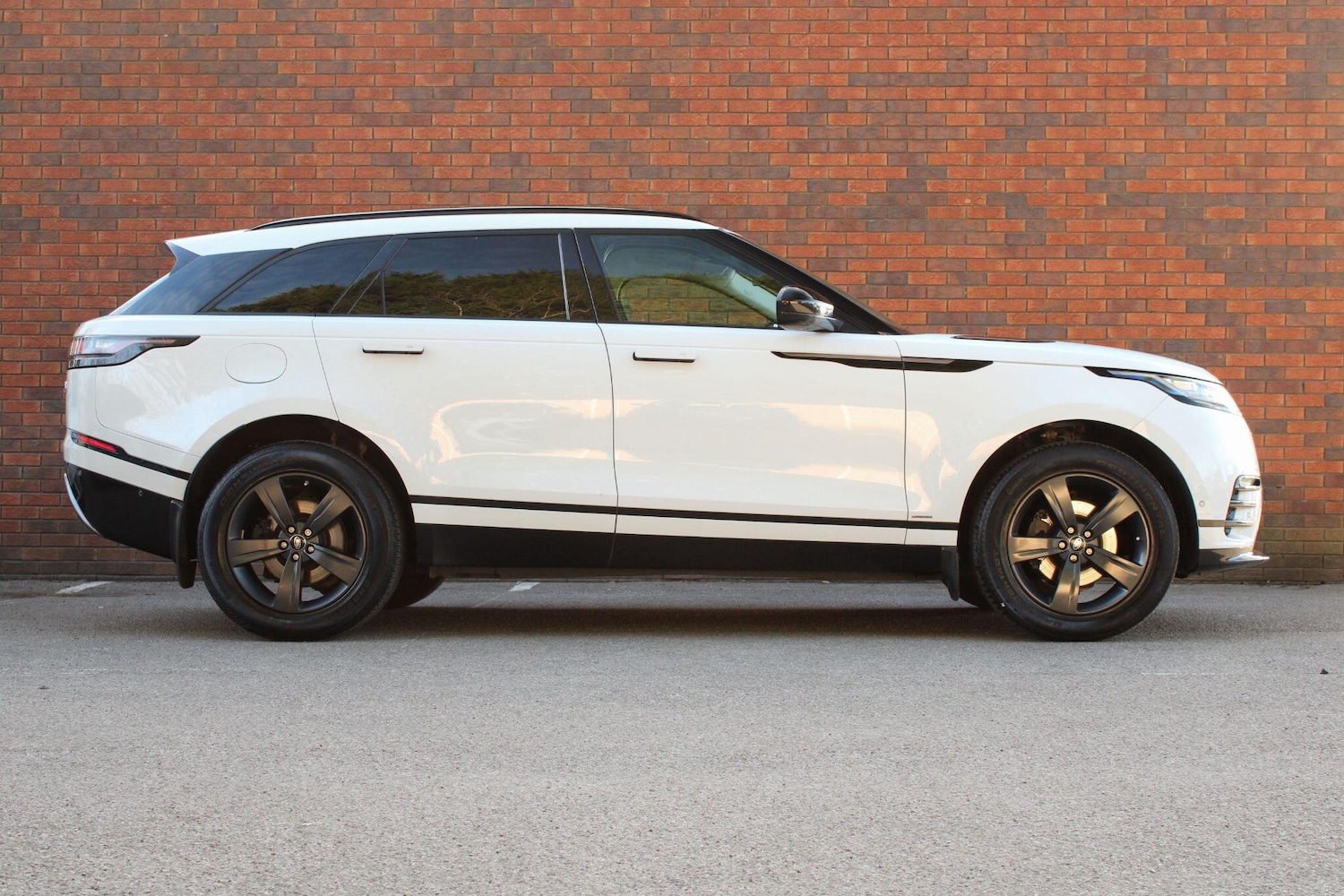 Used Land Rover Range Rover Velar for sale - 77737127: Photo 2