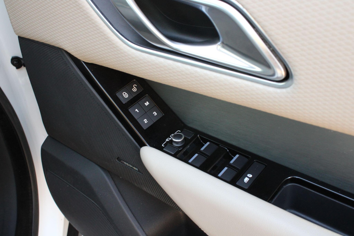 Used Land Rover Range Rover Velar for sale - 77737127: Photo 32