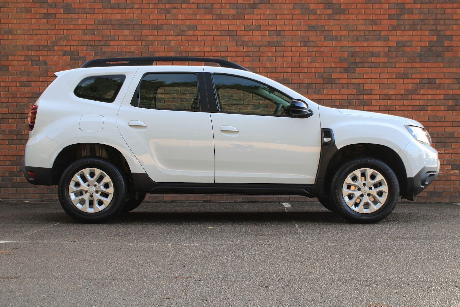Used Dacia Duster 2021 for sale - 76992361: Photo 2