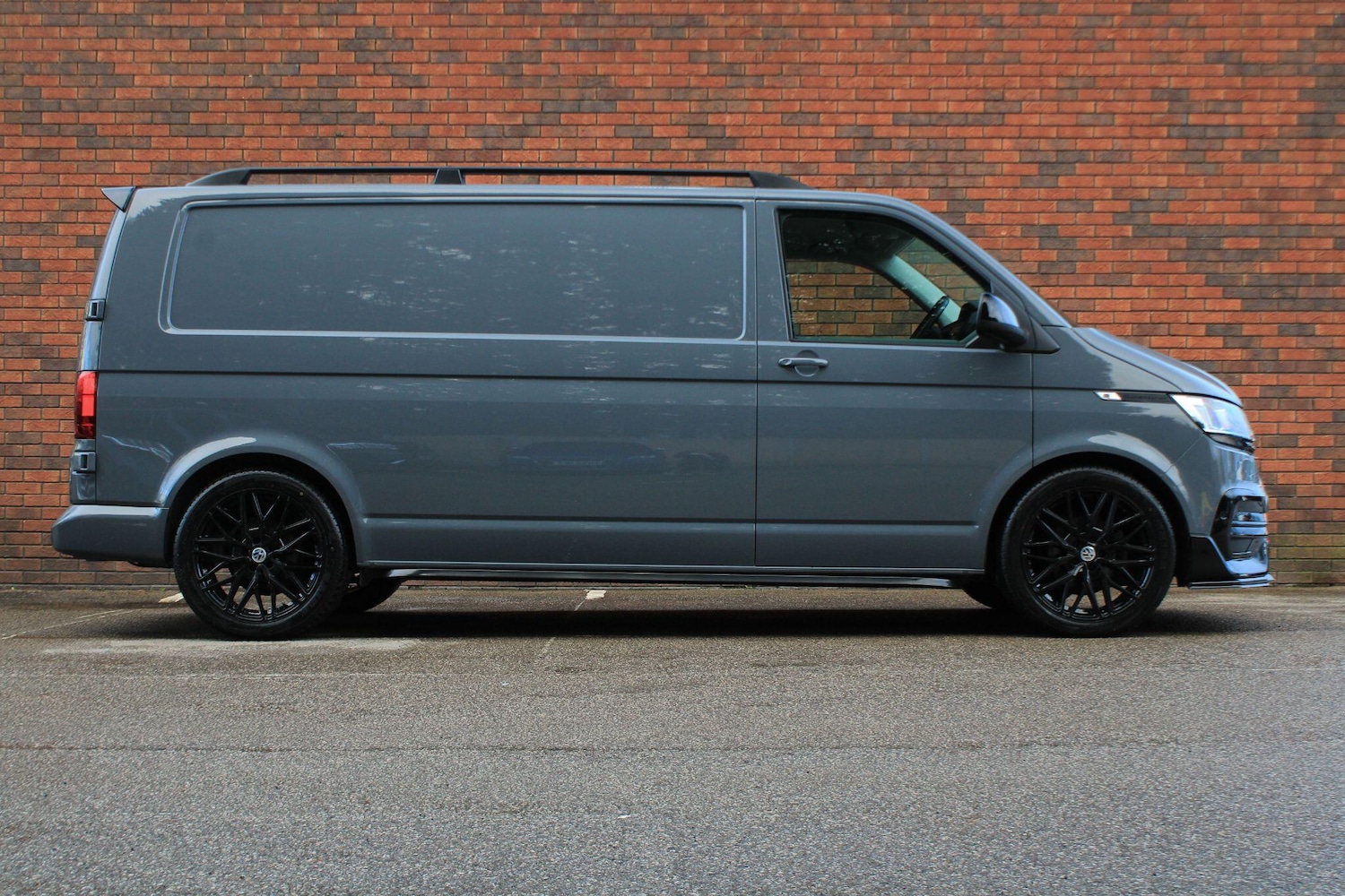 Used Volkswagen Transporter 2022 for sale - 76994982: Photo 2