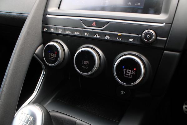 Used Jaguar E-Pace 2019 for sale - 75657378: Photo 20