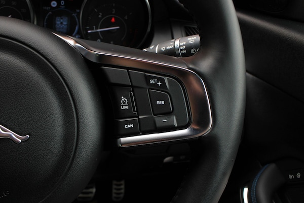 Used Jaguar E-Pace 2019 for sale - 75657378: Photo 27