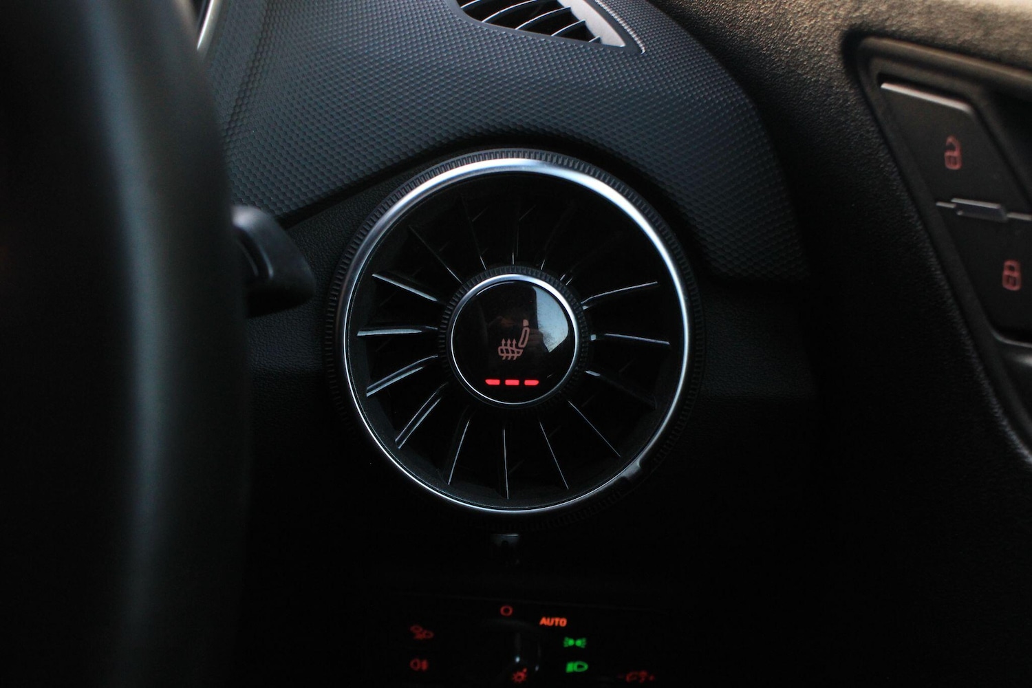 Used Audi TT 2015 for sale - 77016679: Photo 21