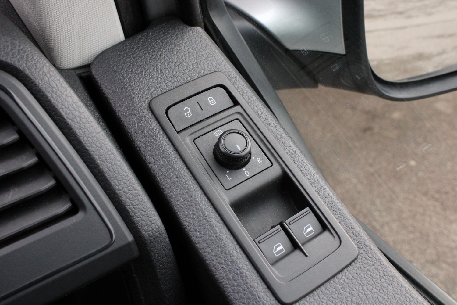 Used Volkswagen Transporter for sale - 77658680: Photo 35