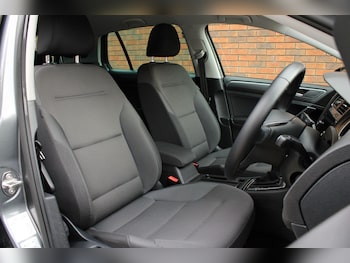 Used Volkswagen Golf 2019 for sale - 78528244: Photo