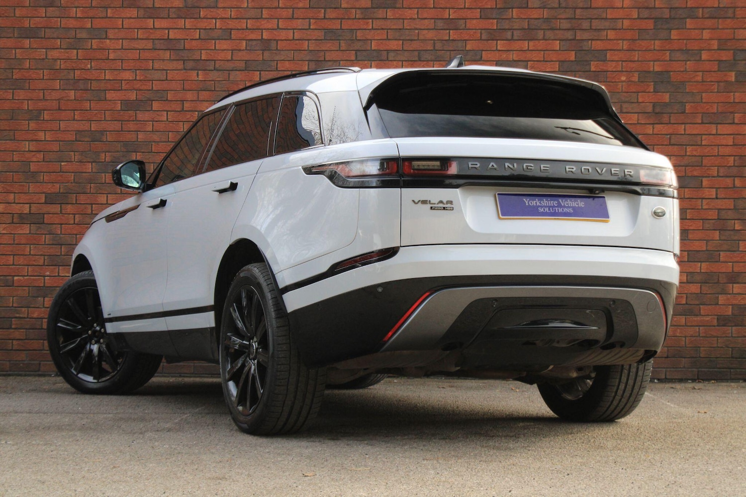 Used Land Rover Range Rover Velar 2017 for sale - 77611430: Photo 3