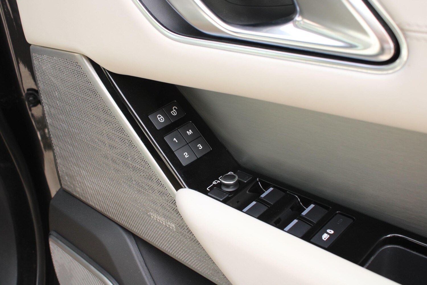 Used Land Rover Range Rover Velar for sale - 78033636: Photo 32