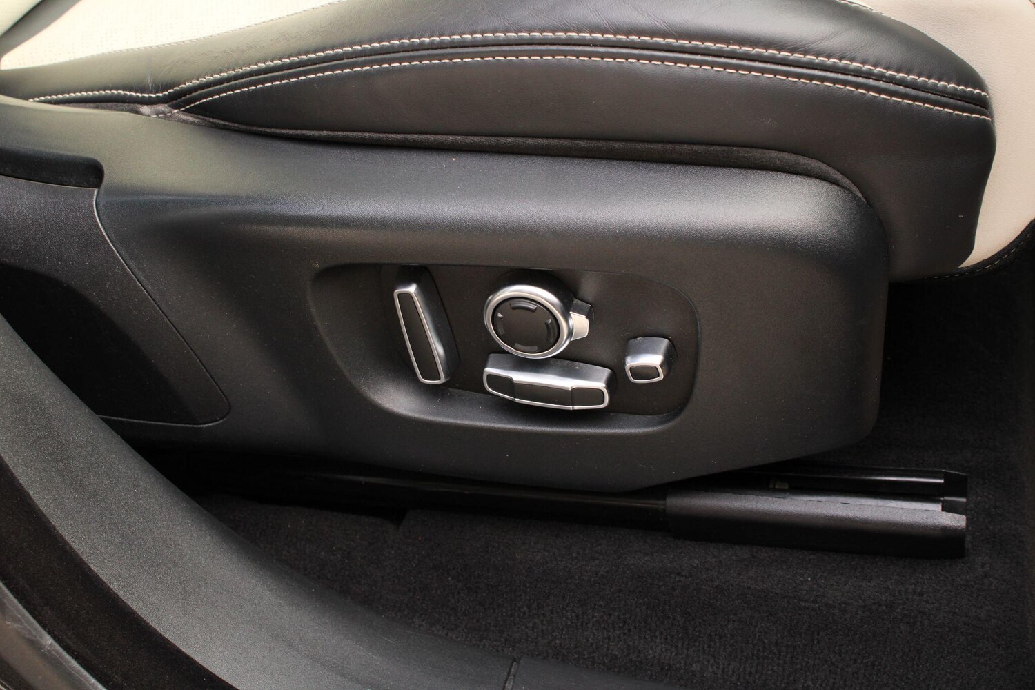 Used Land Rover Range Rover Velar for sale - 78033636: Photo 34