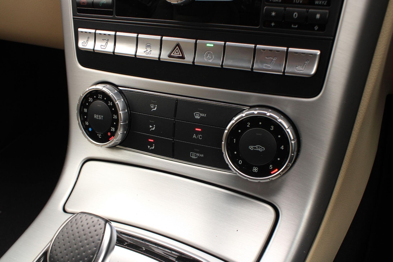 Used Mercedes-Benz SLK 2015 for sale - 77538346: Photo 19