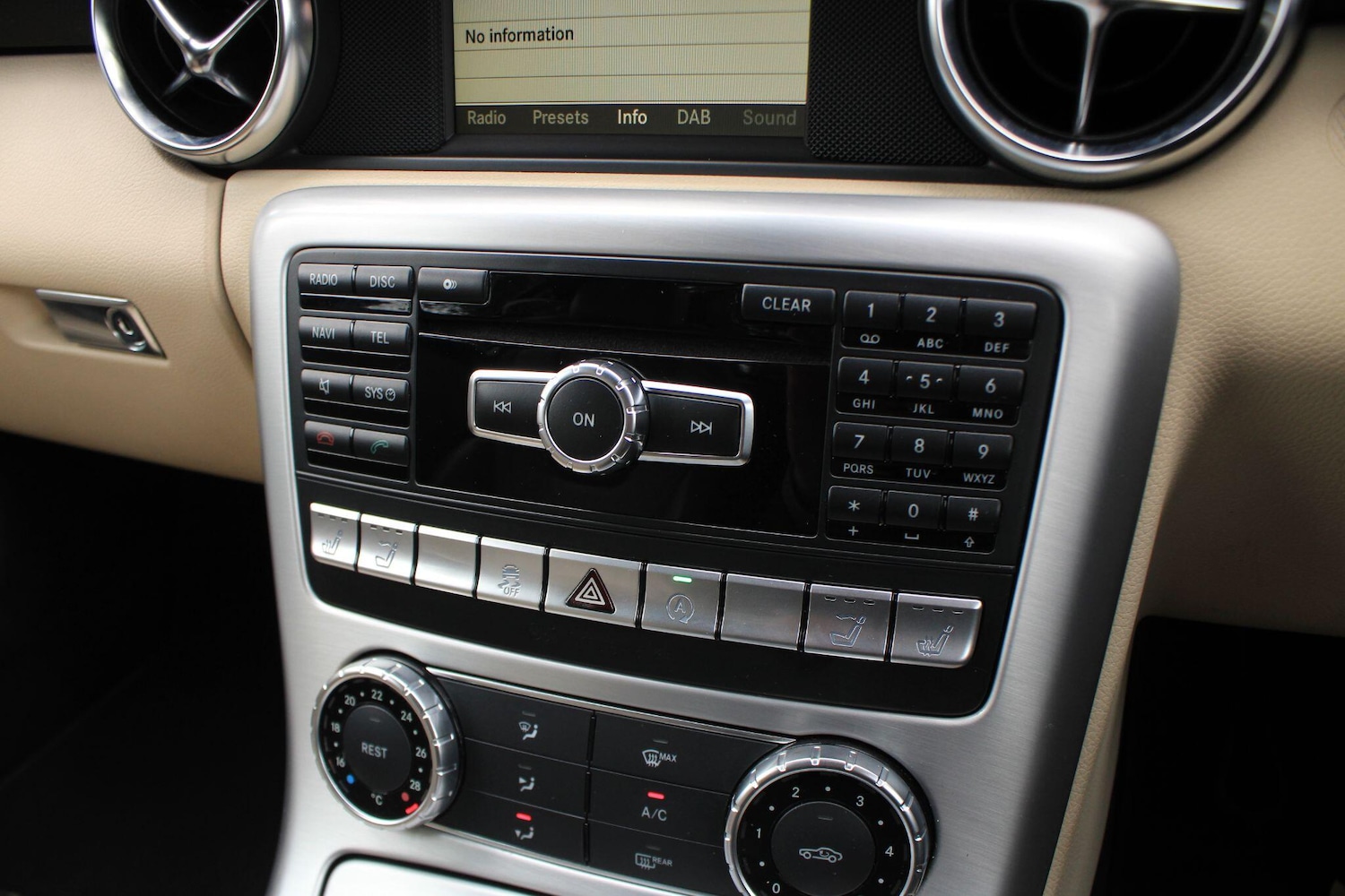 Used Mercedes-Benz SLK 2015 for sale - 77538346: Photo 20