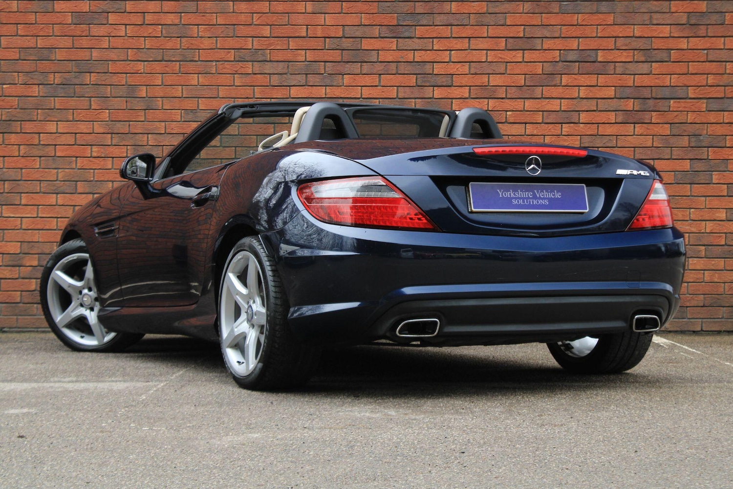 Used Mercedes-Benz SLK 2015 for sale - 77538346: Photo 3