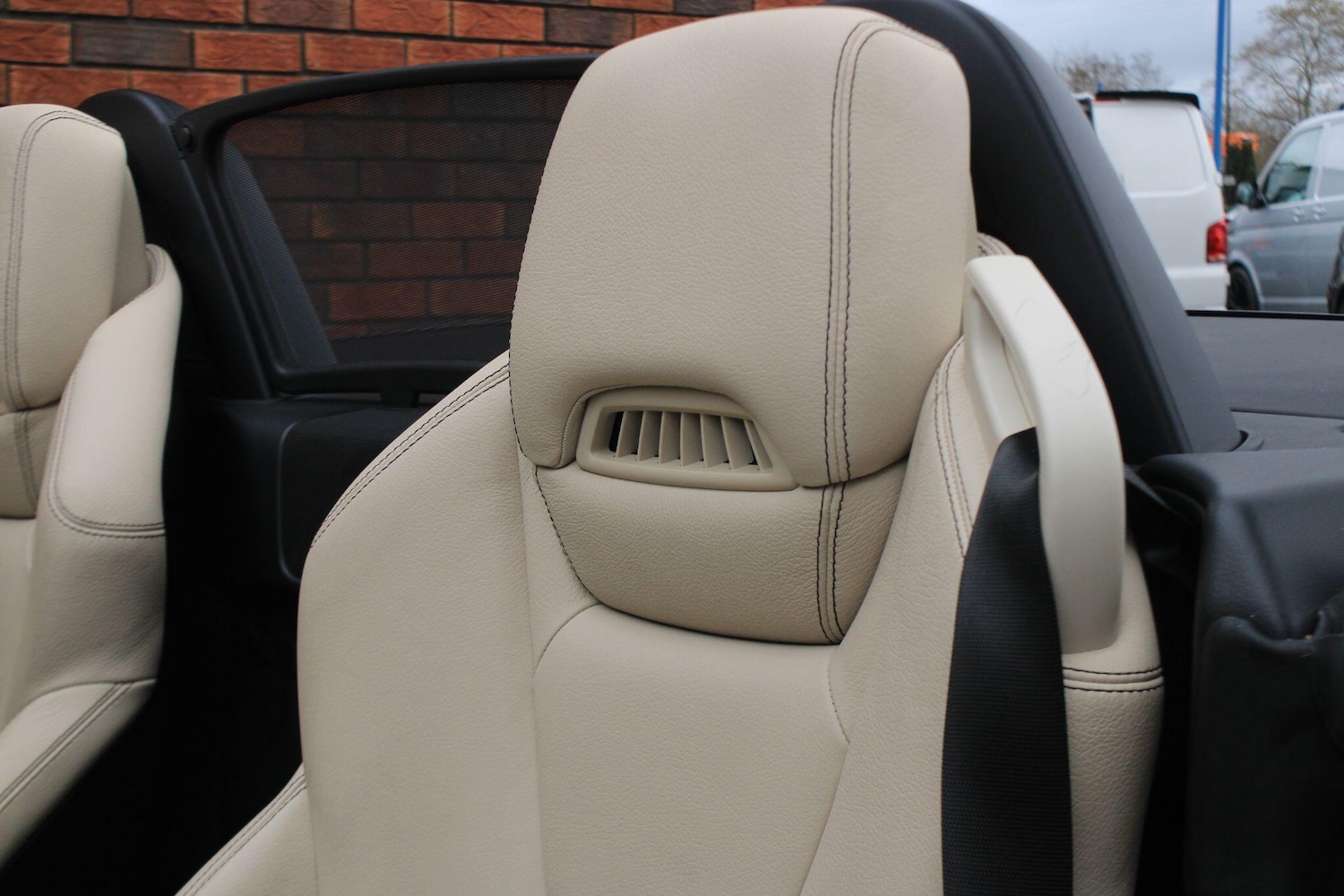 Used Mercedes-Benz SLK 2015 for sale - 77538346: Photo 6