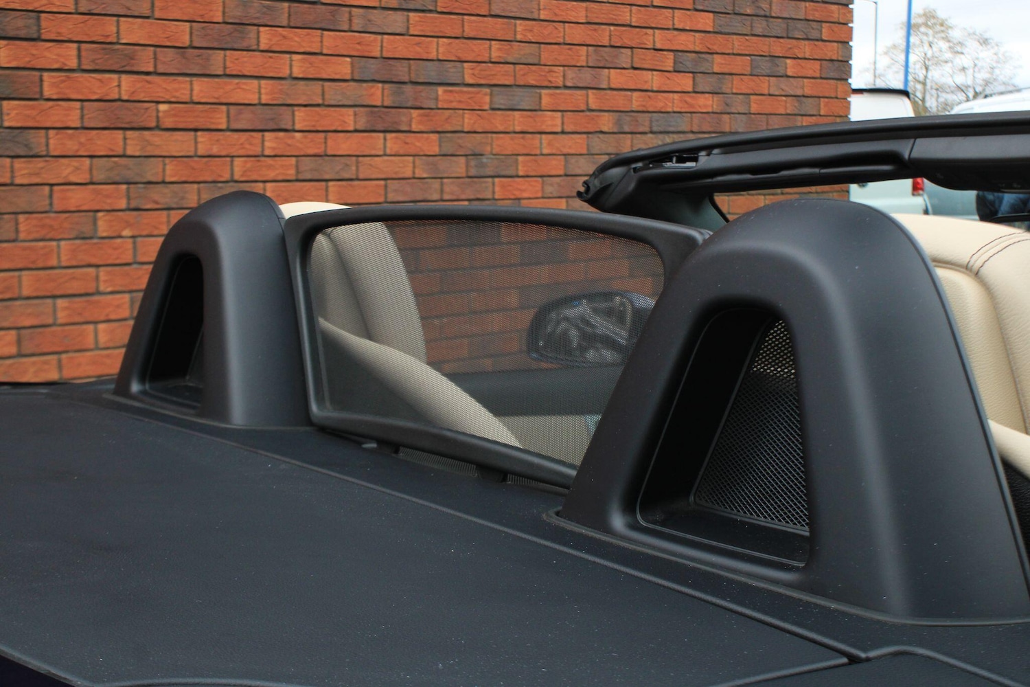 Used Mercedes-Benz SLK 2015 for sale - 77538346: Photo 9