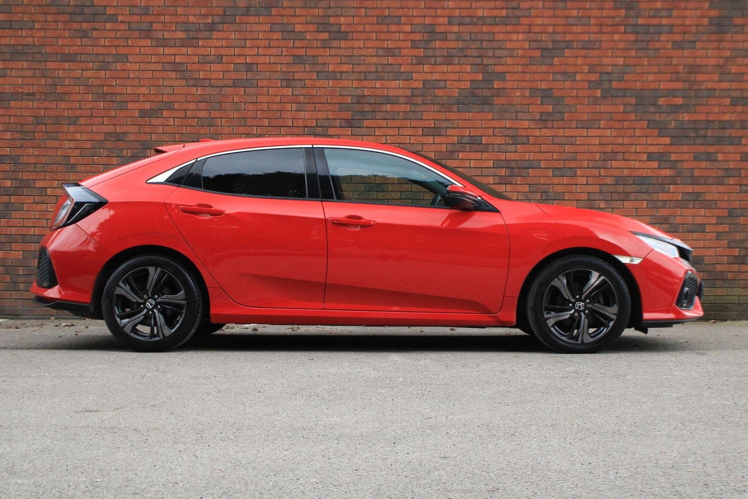 Used Honda Civic 2018 for sale - 77612660: Photo 2