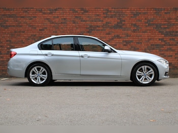 Used BMW 3 Series 2015 for sale - 76270116: Photo 2